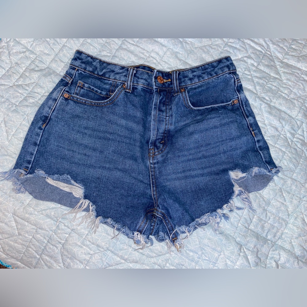 Wild Fable-distressed short shorts, Women’s size 2-EUC